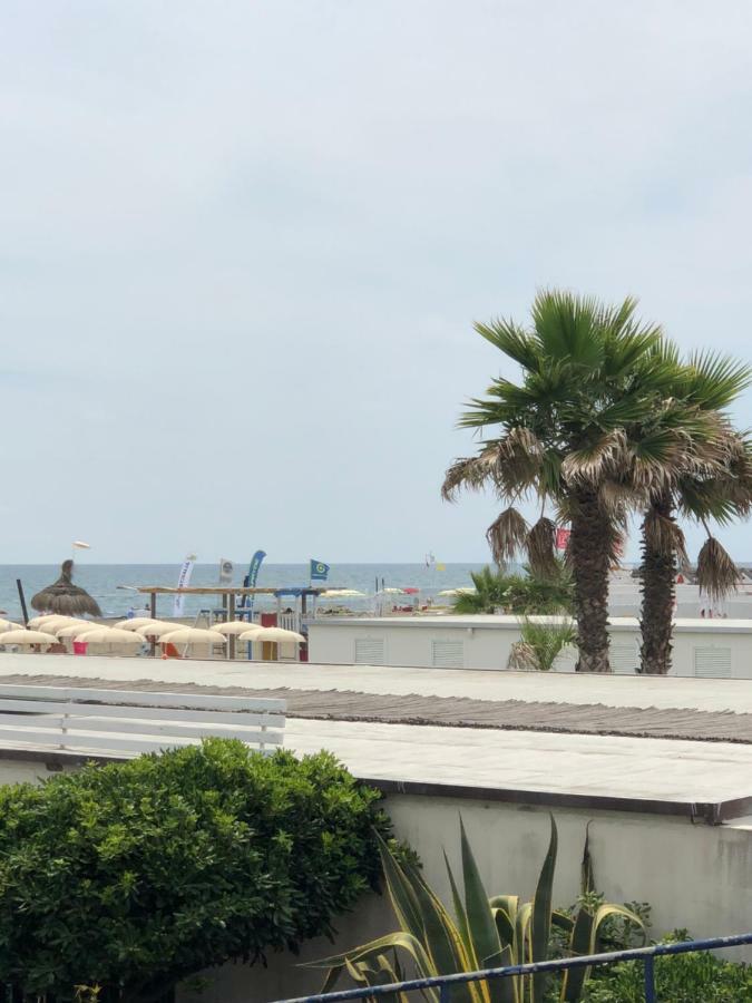 Sea Of ​​Rome Near The Center Of The Eternal City! Лидо ди Остия Екстериор снимка